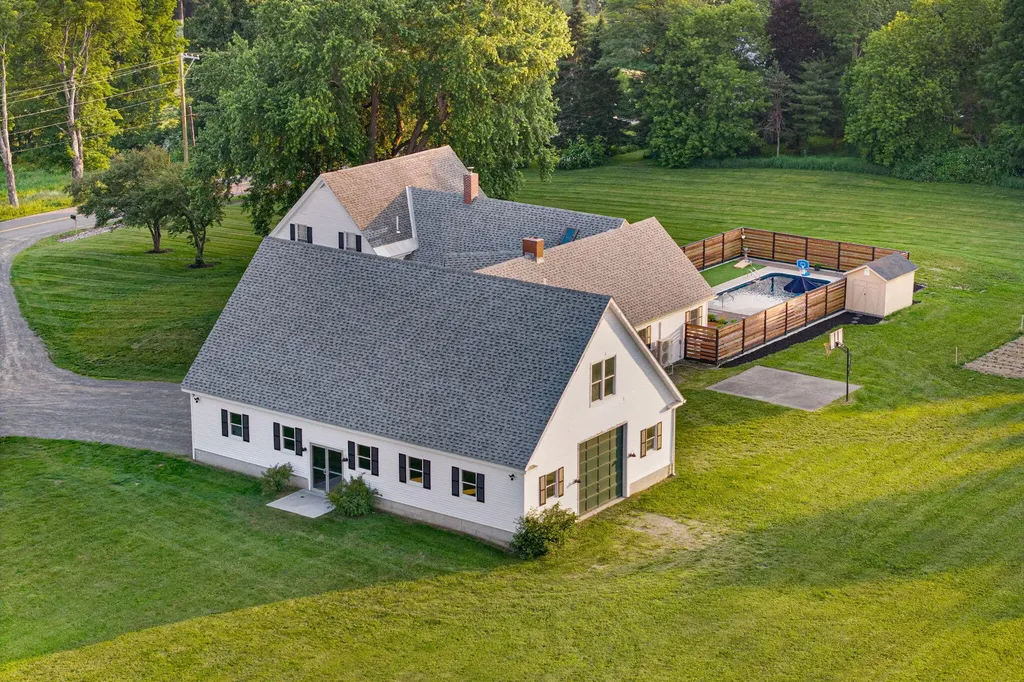 208 Vaughn Road Dover-foxcroft ME 04426
