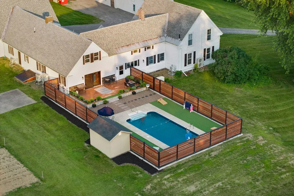 208 Vaughn Road Dover-foxcroft ME 04426