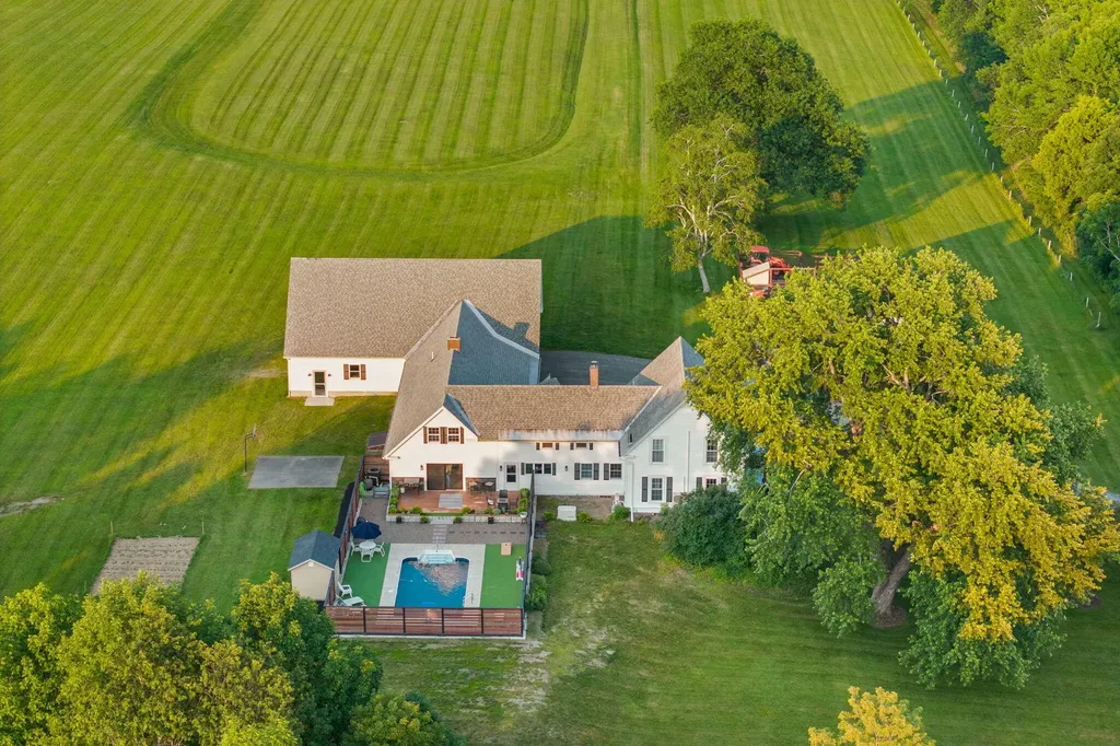 208 Vaughn Road Dover-foxcroft ME 04426