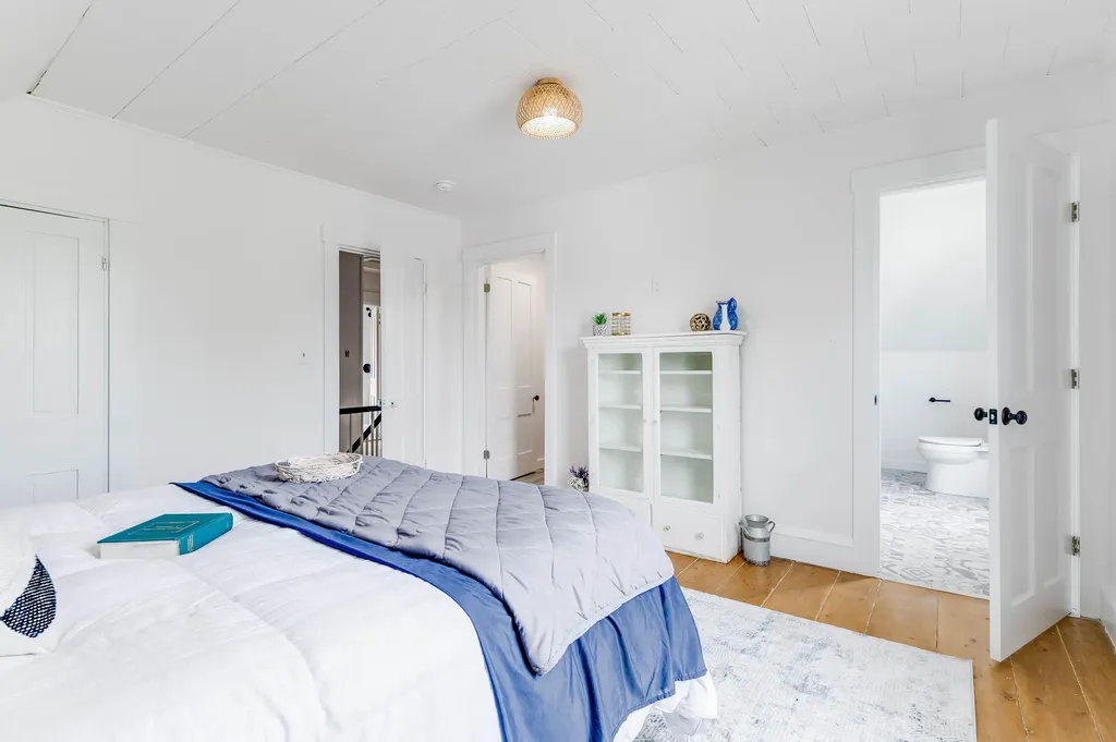208 Vaughn Road Dover-foxcroft ME 04426