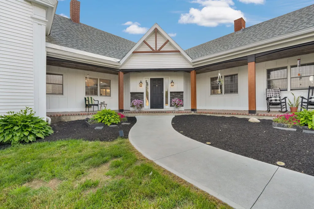 208 Vaughn Road Dover-foxcroft ME 04426