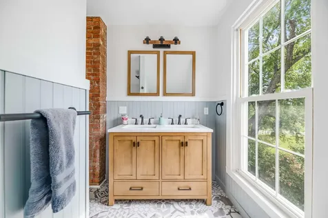 208 Vaughn Road Dover-foxcroft ME 04426