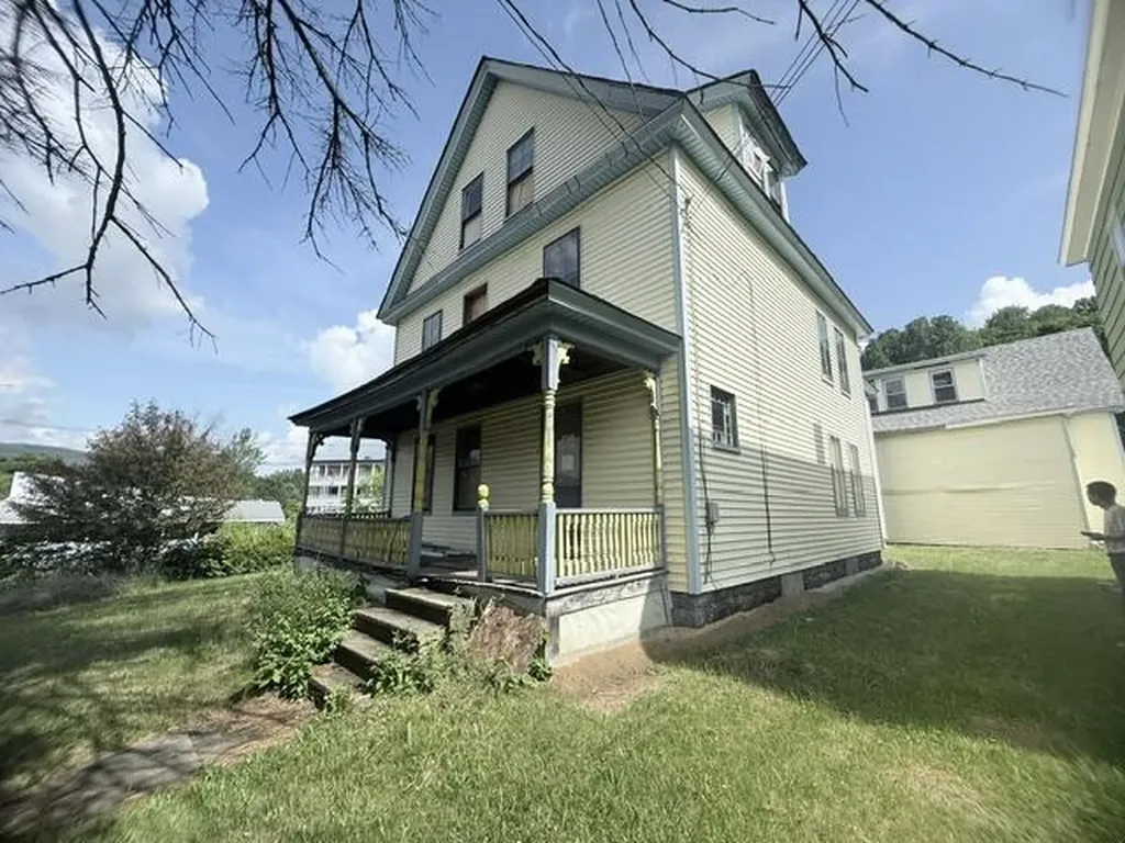 7 Harlow Hill Road Mexico ME 04257