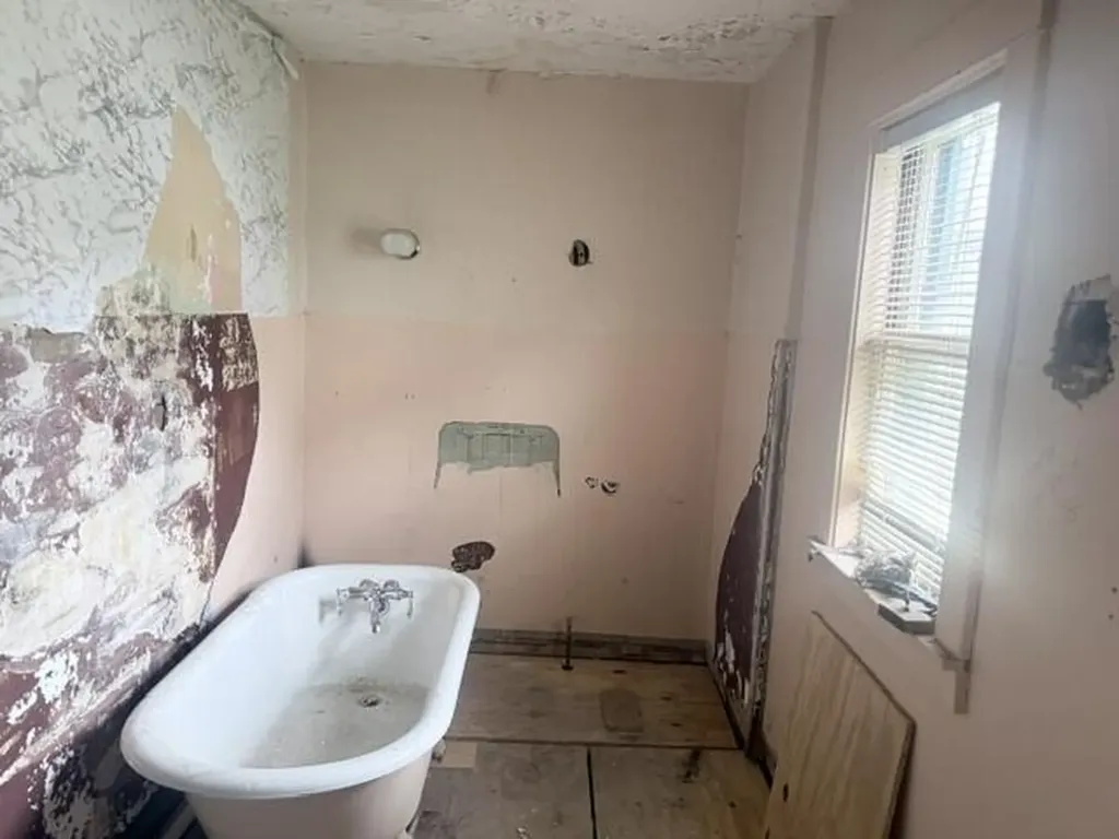 7 Harlow Hill Road Mexico ME 04257