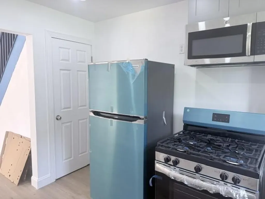 7 Harlow Hill Road Mexico ME 04257