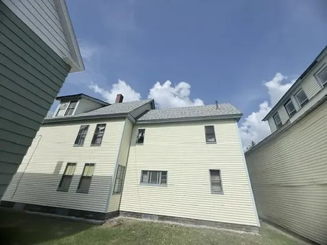 7 Harlow Hill Road Mexico ME 04257