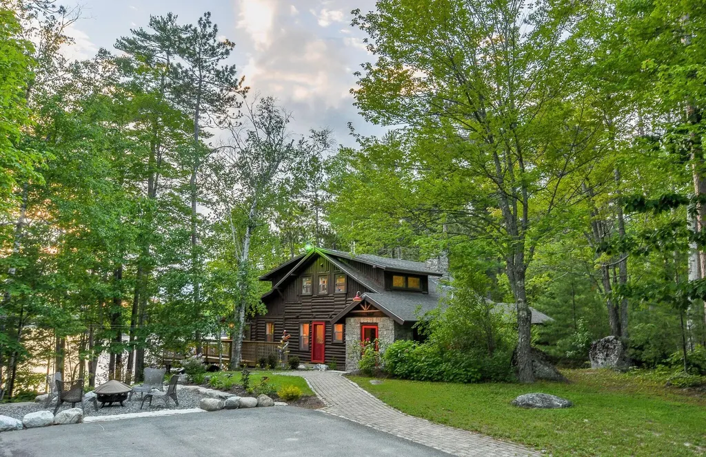 39 Lakeview Avenue Dedham ME 04429