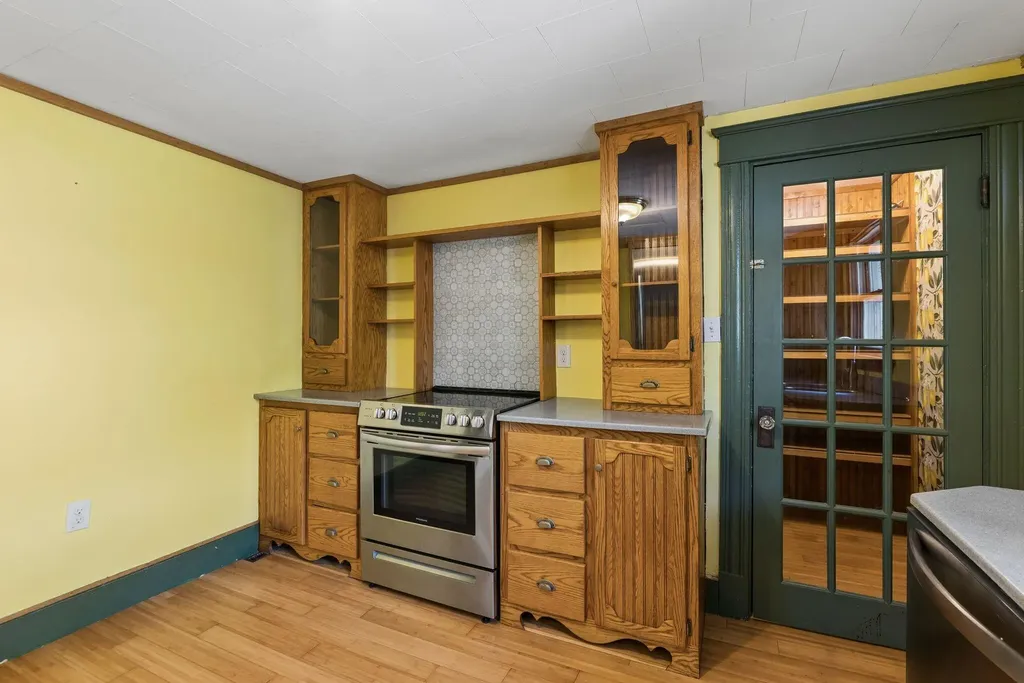 96 Western Promenade Auburn ME 04210