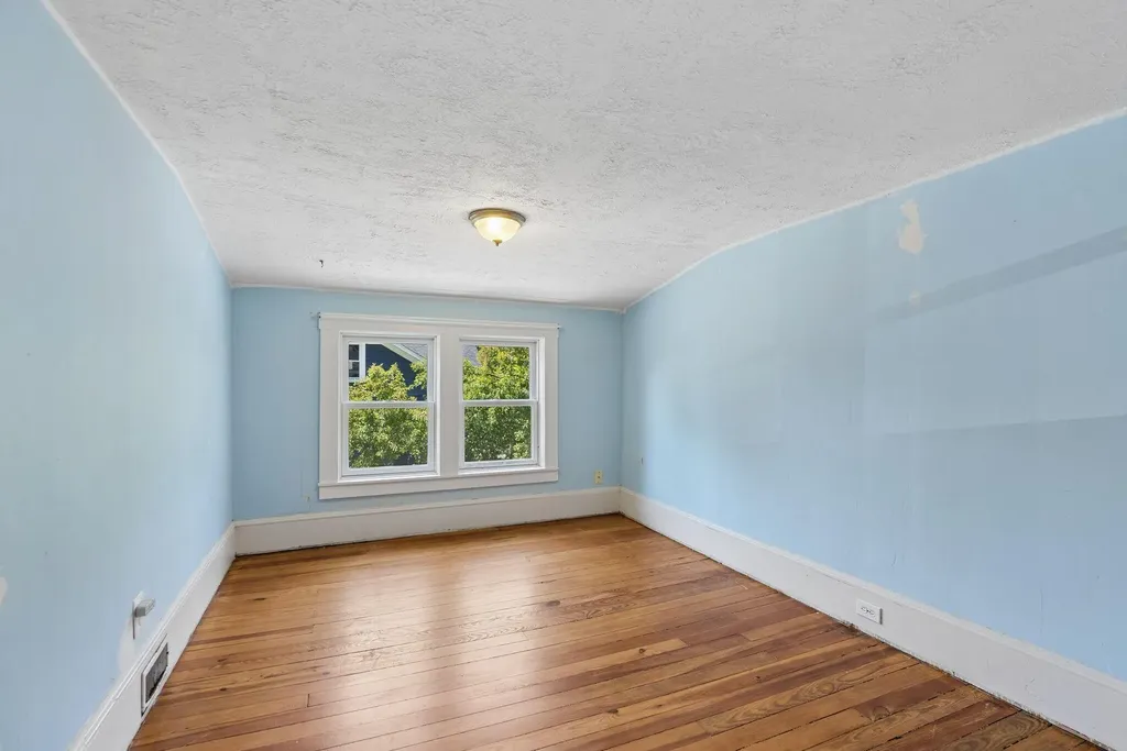 96 Western Promenade Auburn ME 04210