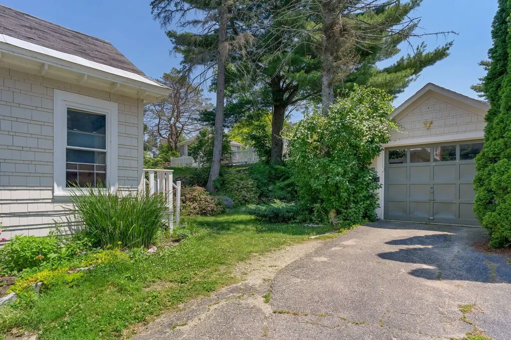 96 Western Promenade Auburn ME 04210
