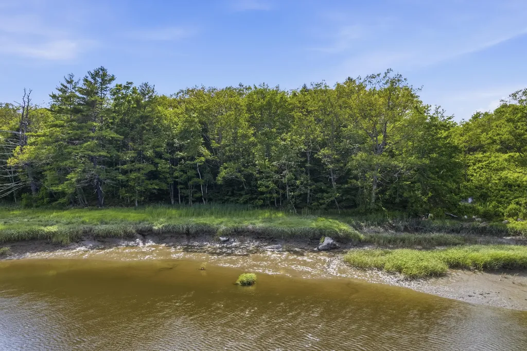 02-37 Us-1 Newcastle ME 04553