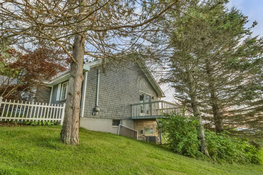 998 Overlock Hill Road Union ME 04862