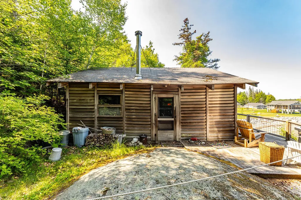 10 Maple Street South Thomaston ME 04858