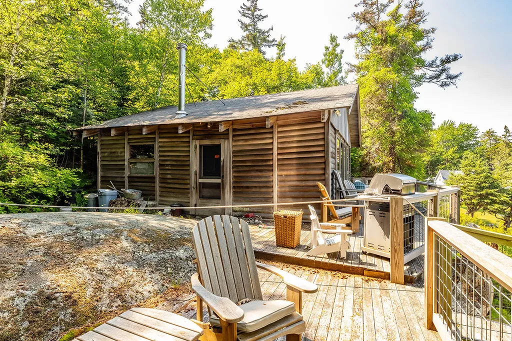 10 Maple Street South Thomaston ME 04858