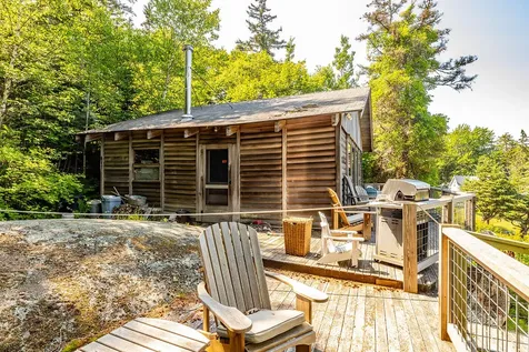 10 Maple Street South Thomaston ME 04858