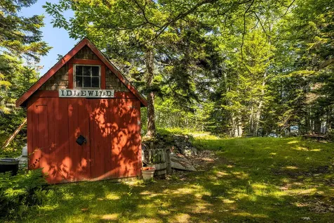 10 Maple Street South Thomaston ME 04858