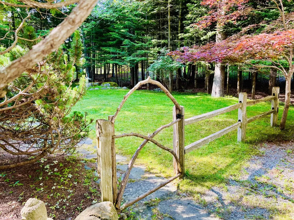 15 Salem Towne Road Southwest Harbor ME 04679