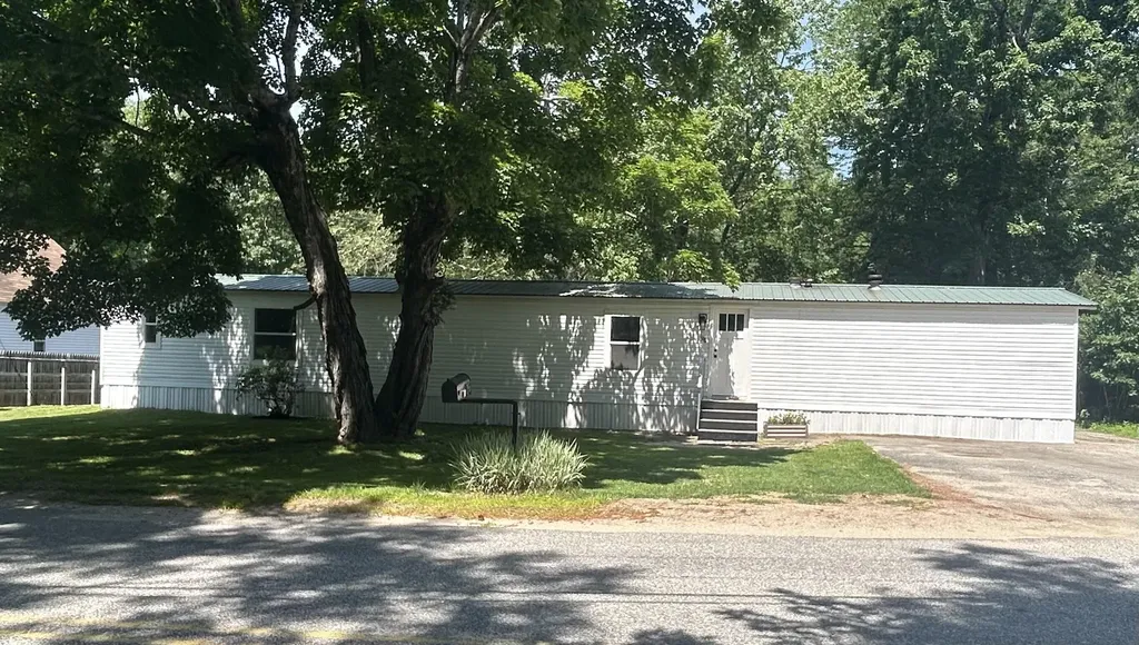 196 Old Orchard Road Buxton ME 04093