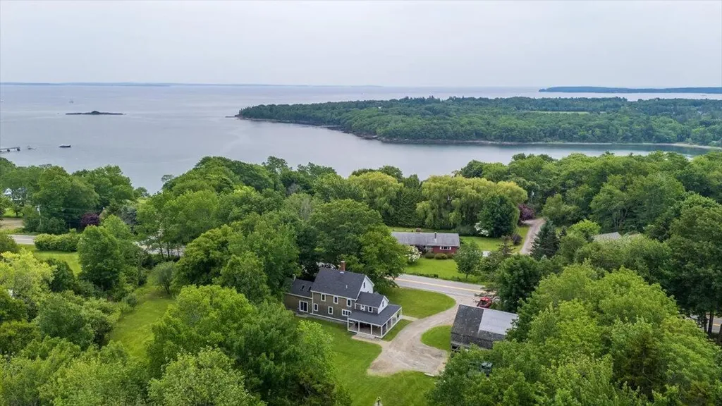 43 Old County Road Rockport ME 04856