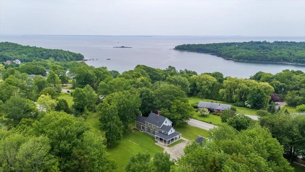 43 Old County Road Rockport ME 04856