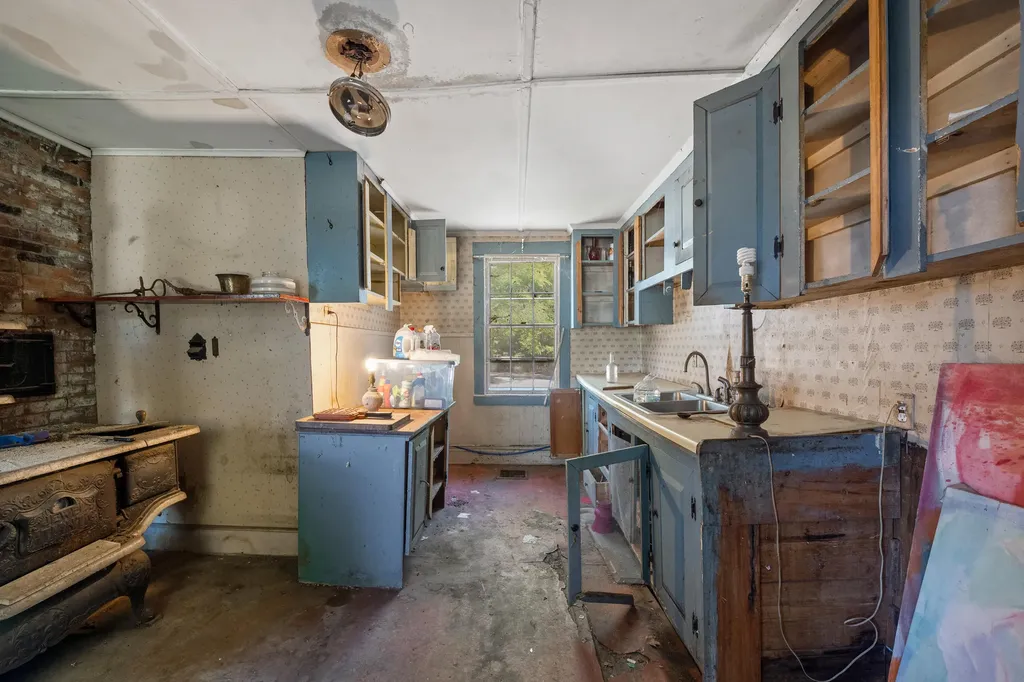 65 Lewiston Road New Gloucester ME 04260