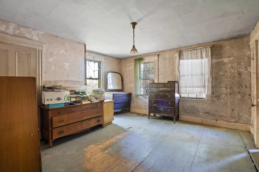 65 Lewiston Road New Gloucester ME 04260