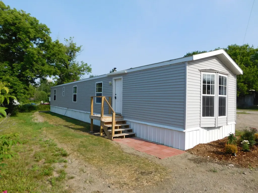 58 Fleming Street Lincoln ME 04457