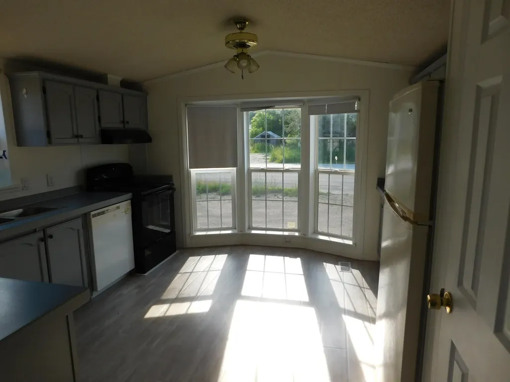 58 Fleming Street Lincoln ME 04457