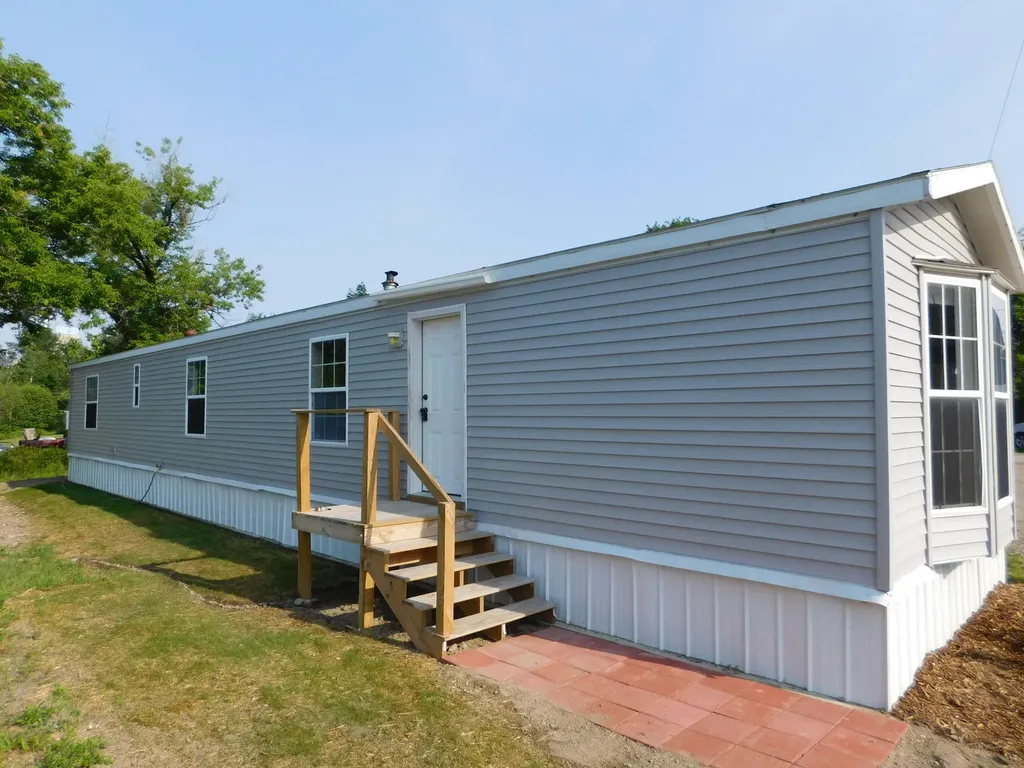 58 Fleming Street Lincoln ME 04457