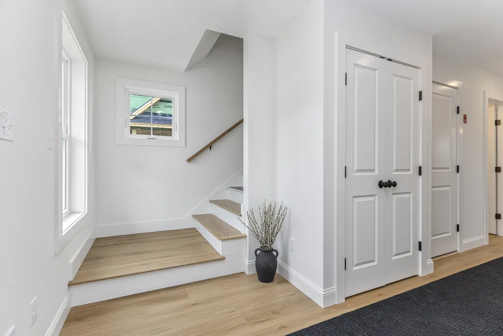 18 Feldspar Lane Cumberland ME 04021