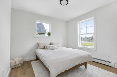 18 Feldspar Lane Cumberland ME 04021
