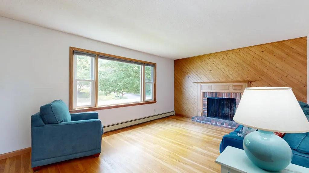 4 Belleview Avenue Lewiston ME 04240