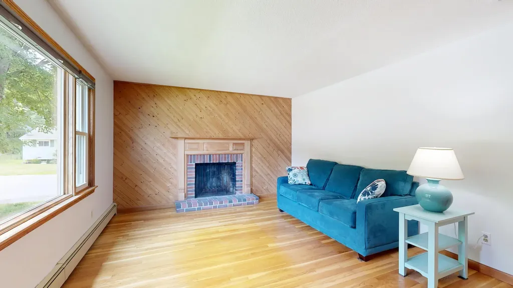 4 Belleview Avenue Lewiston ME 04240