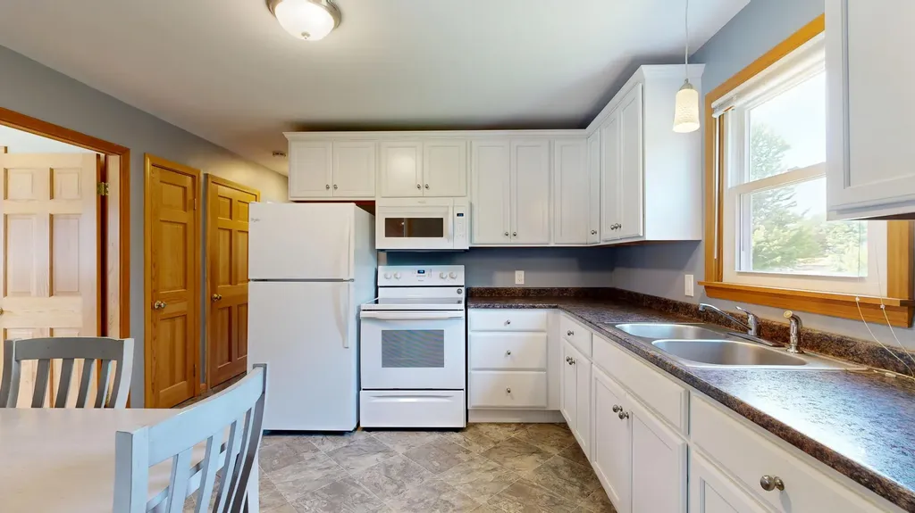 4 Belleview Avenue Lewiston ME 04240