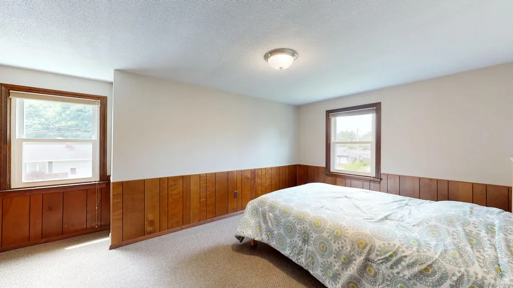 4 Belleview Avenue Lewiston ME 04240