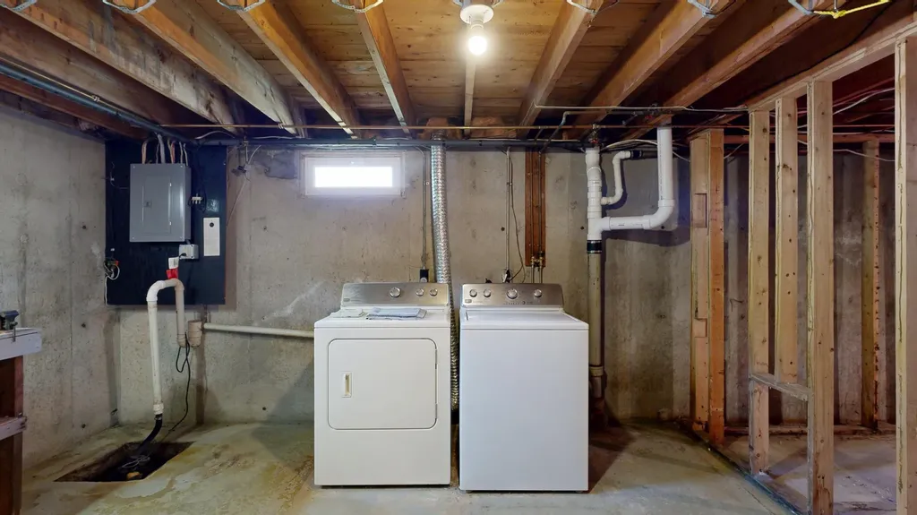 4 Belleview Avenue Lewiston ME 04240