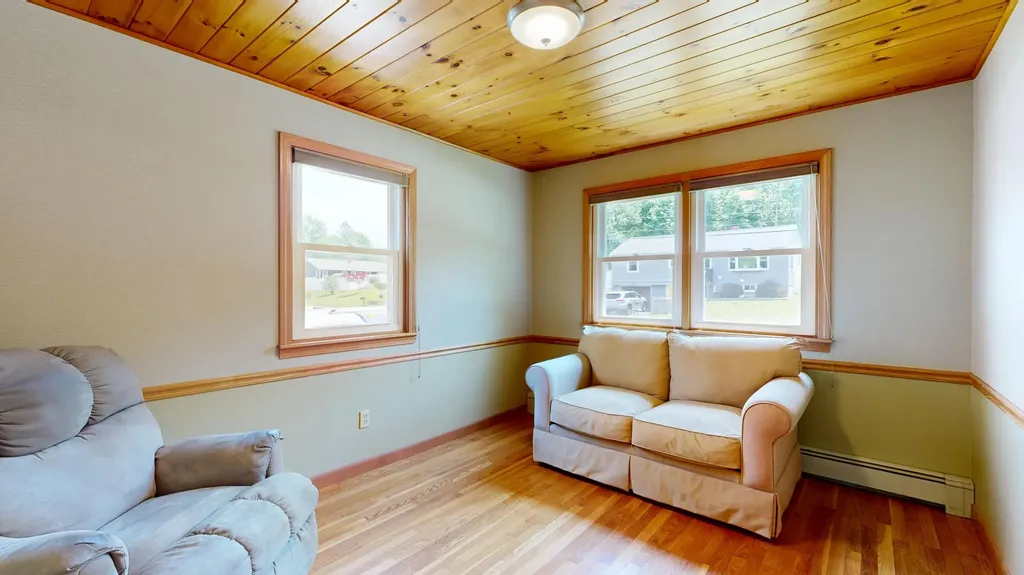4 Belleview Avenue Lewiston ME 04240