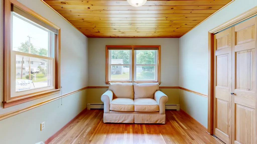 4 Belleview Avenue Lewiston ME 04240