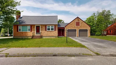 4 Belleview Avenue Lewiston ME 04240