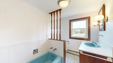 4 Belleview Avenue Lewiston ME 04240