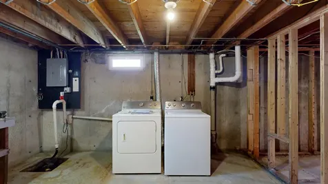 4 Belleview Avenue Lewiston ME 04240