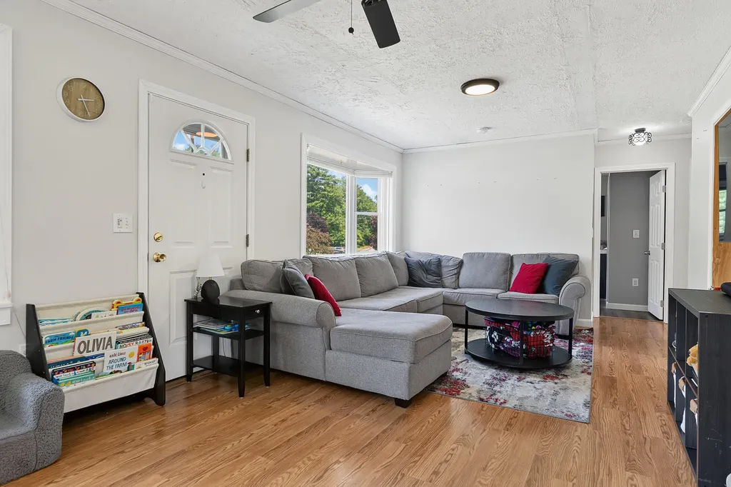 9 Poplar Drive Brunswick ME 04011