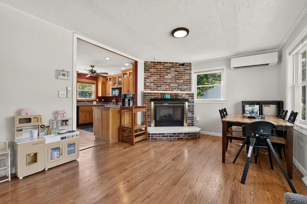 9 Poplar Drive Brunswick ME 04011