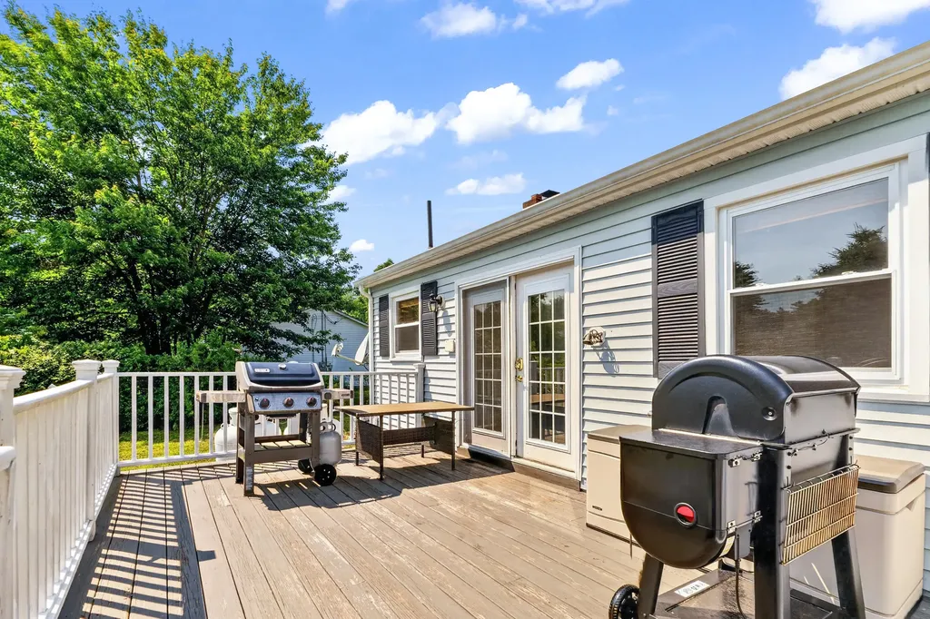 9 Poplar Drive Brunswick ME 04011