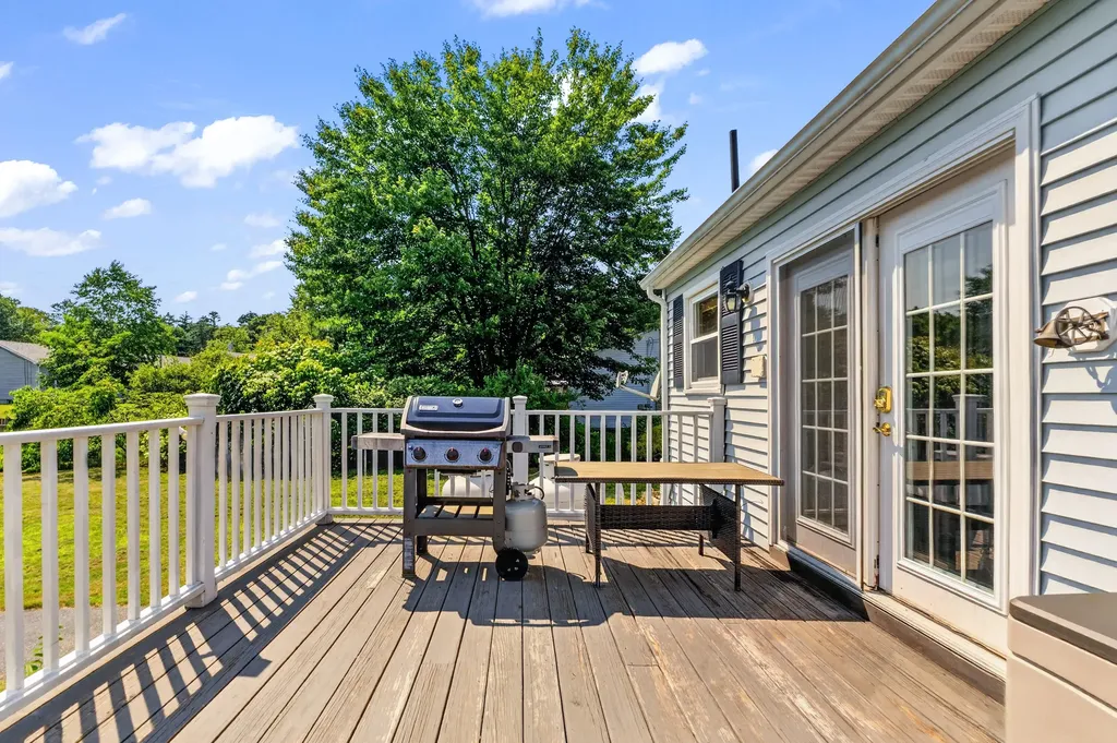 9 Poplar Drive Brunswick ME 04011