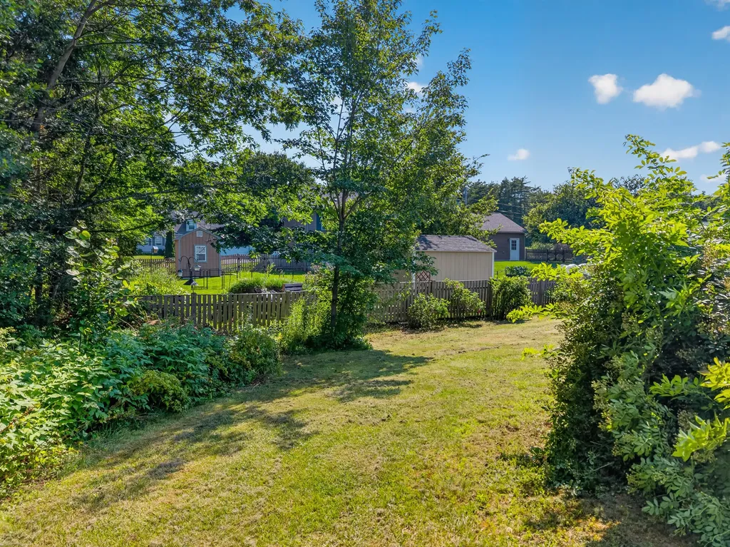 9 Poplar Drive Brunswick ME 04011
