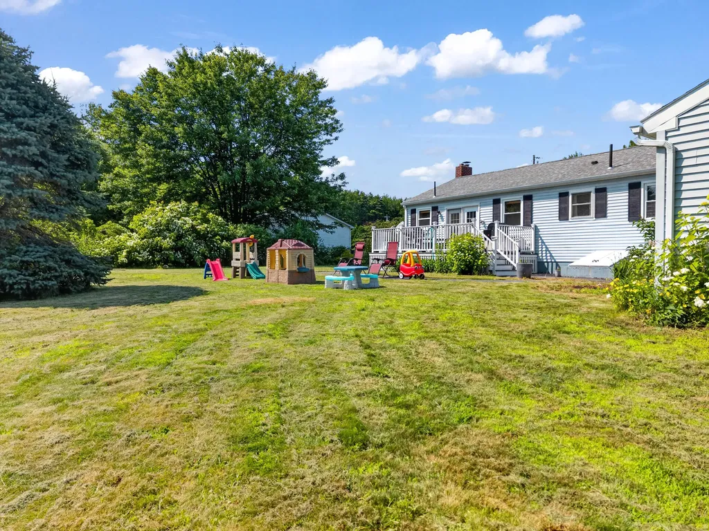 9 Poplar Drive Brunswick ME 04011