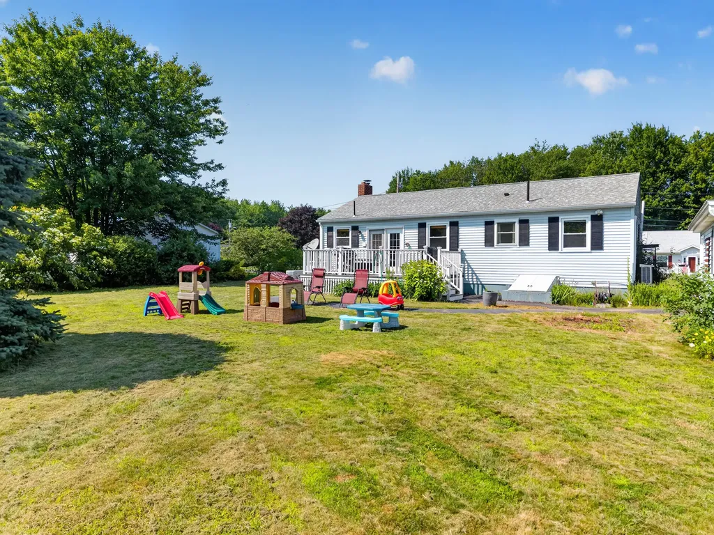 9 Poplar Drive Brunswick ME 04011