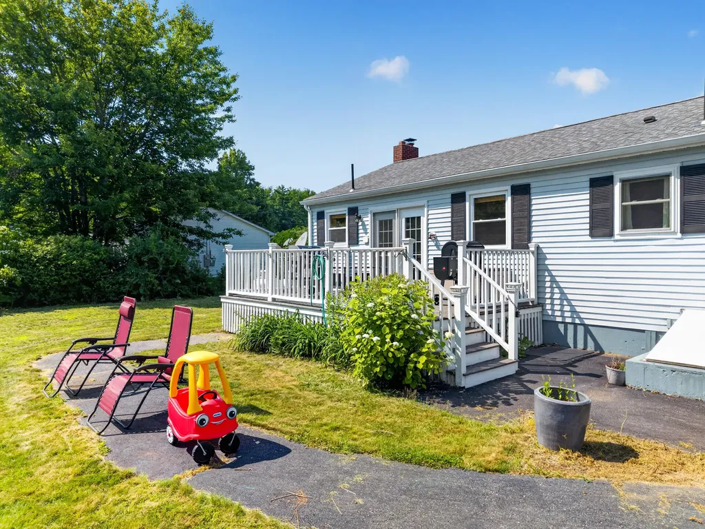 9 Poplar Drive Brunswick ME 04011