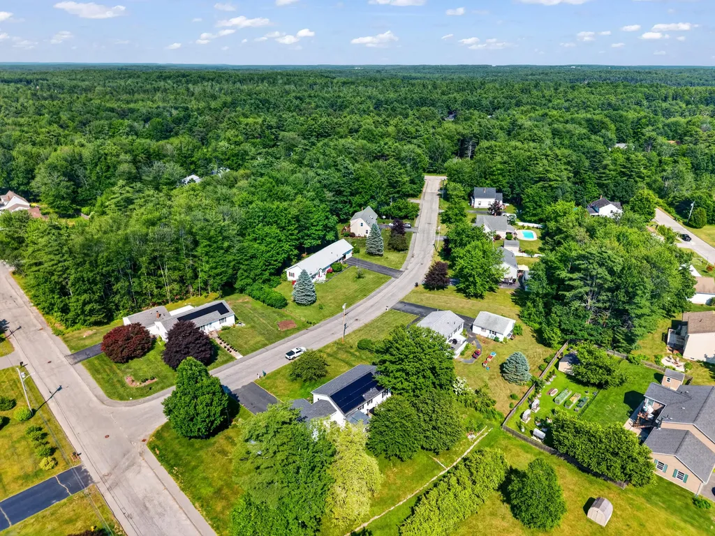 9 Poplar Drive Brunswick ME 04011